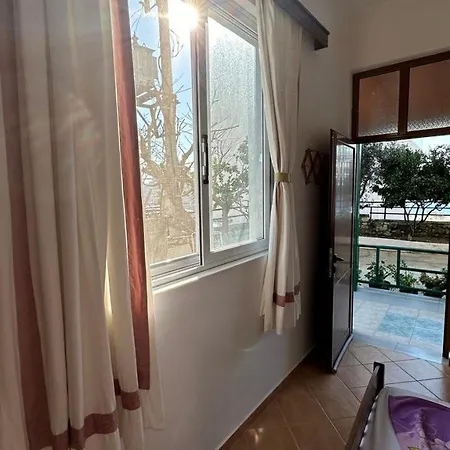 Ailin's Sea View Studio *